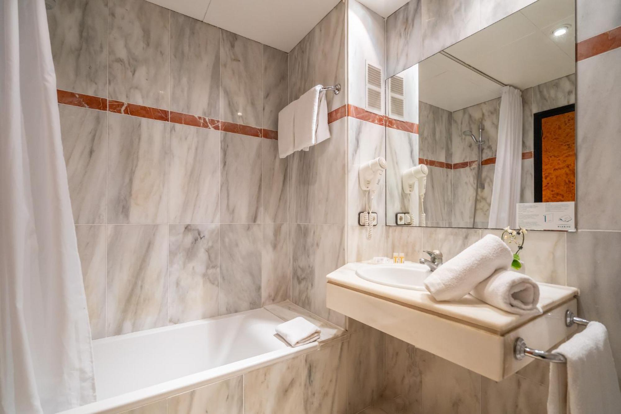 Hotel Glories Barcelona Eksteriør billede